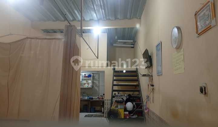 2.5 M You Get 3 Shophouses And 8 Luxurious Boarding Rooms, Strategic Location And Flood-Free 2