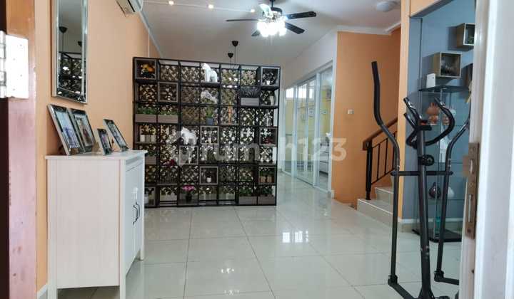 Luxury House Ready to Occupy. Strategic Location. Flood-Free. 2