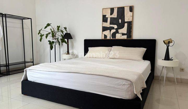Disewakan Rumah Cantik Semi Furnished Siap Huni 2