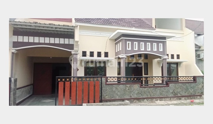 Rumah Megah Lokasi Strategis Pusat Kota Sidoarjo