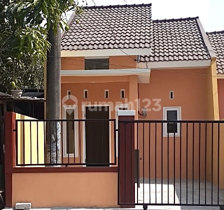Rumah Pinggir Jalan Cocok untuk Usaha Lokasi Strategis Driyorejo