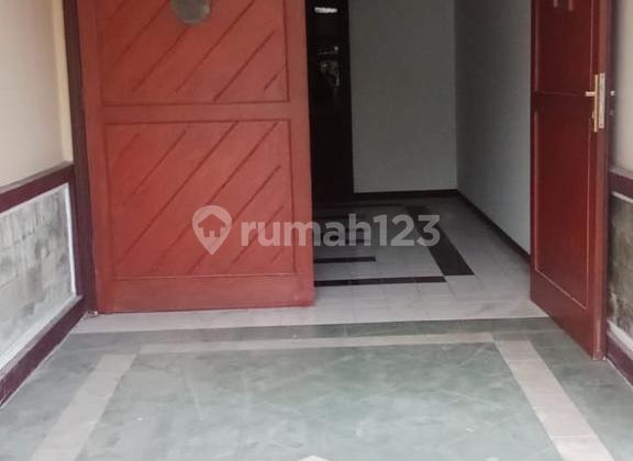 Downtown Sidoarjo House Steps Away from Lippo Plaza 2