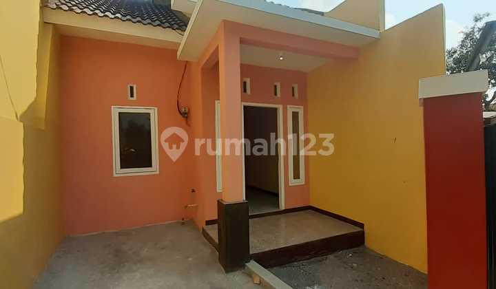 Roadside House Suitable for Business Strategic Location Driyorejo 2