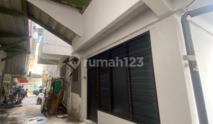 Rumah Kost 4 Lantai Lokasi Strategis di Pusat Surabaya Rumah Kost 4 Lantai Lokasi Strategis di Pusat Surabaya