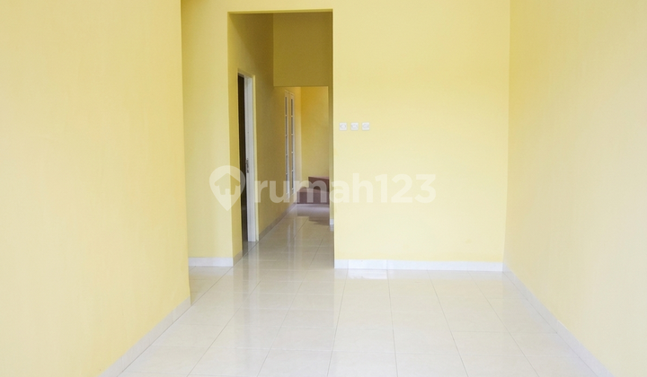 Rumah Mewah Support KPR Lokasi Strategis di Surabaya Rumah Mewah Support KPR Lokasi Strategis di Surabaya