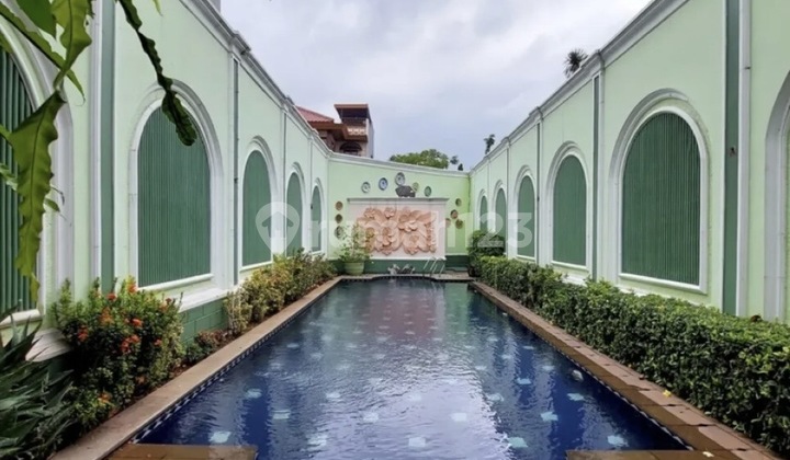 CILANDAK MODERN CLASSIC LUXURY POOL BEST PRICE 2