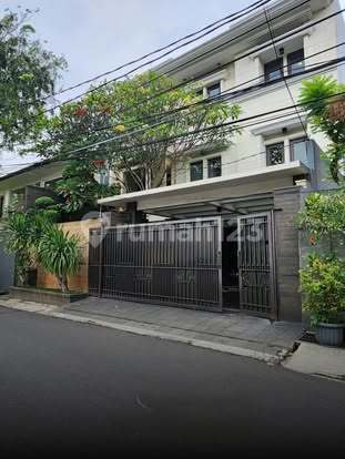 DIJUAL CIPETE RUMAH SIAP HUNI LUXURY 3 LANTAI 