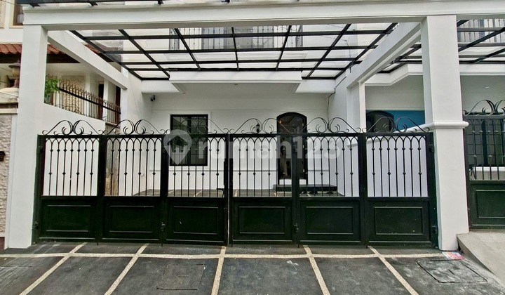 FOR SALE LEBAK BULUS  TOWNHOUSE JALAN KAKI KE FATMAWATI RAYA HARGA MULAI 2,595 M JARANG ADA 