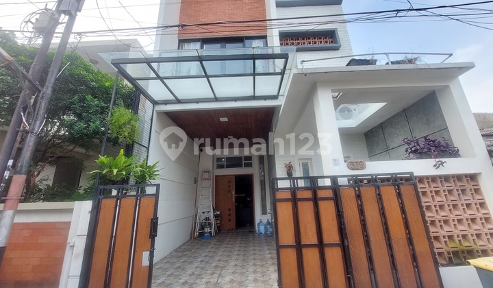 Rumah Modern 2 Lantai Siap Huni Pondok Bambu Jakarta Timur