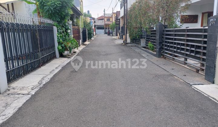 Rumah Modern 2 Lantai Siap Huni Pondok Bambu Jakarta Timur 2