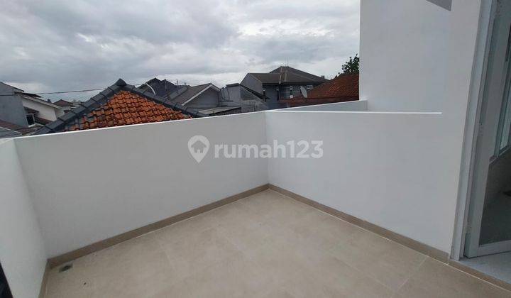 Rumah Baru Hadap Timur di Jl. Saturnus Selatan Komplek Margahayu Raya, Bandung 2