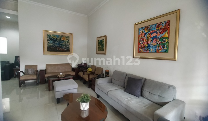 Rumah Sangat Terawat Lokasi Super Nyaman di Margahayu Raya