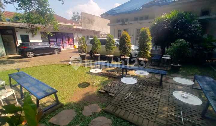 Rumah Strategis Tanah Luas Cocok untuk bisnis di Sayap Riau Bandung