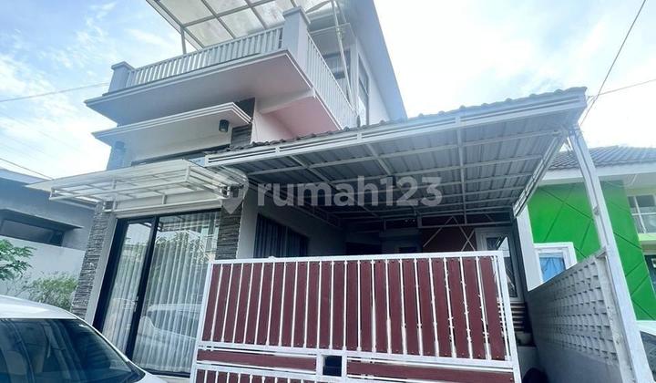 Rumah Mewah Minimalis Semi Furnished Desain Kekinian Tengah Kota 1