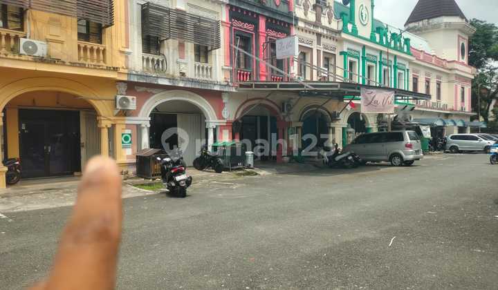 Shop House for Rent in New Balikpapan, Ideal for Office Use, Fully Furnished. 2