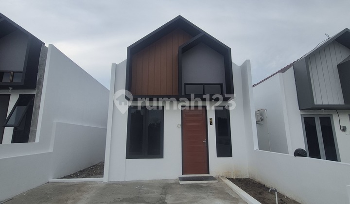 Rumah Scandinavian Siap Huni Strategis Fasilitas Sangat Lengkap Rumah Scandinavian Siap Huni Strategis Fasilitas Sangat Lengkap