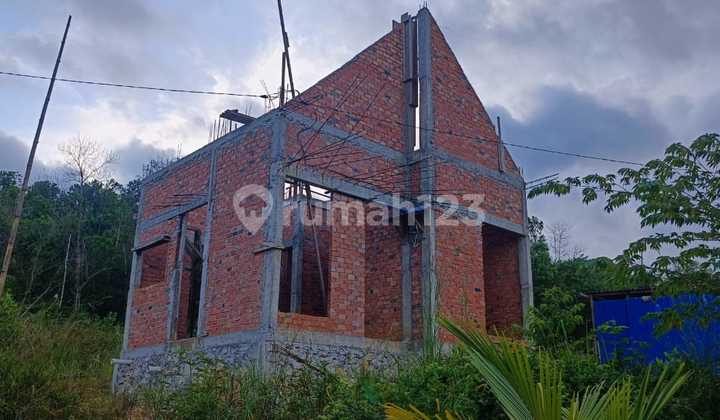 Rumah Apa Adanya Murah Meriah Bangunan Bata Merah di Sepinggan