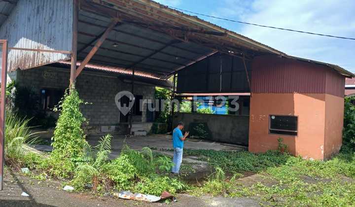 Affordable Workshop with Full Facilities and Access for Small Car Parking Balikpapan Affordable Workshop with Full Facilities and Access for Small Car Parking Balikpapan