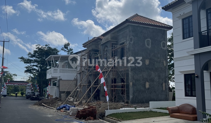 Semi-Read House, Most Strategic Location in Kuningan 1