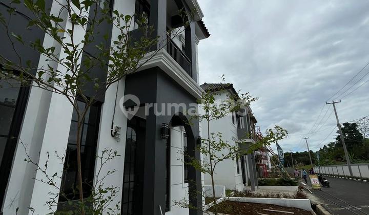 Rumah 2 Lantai View Pegunungan