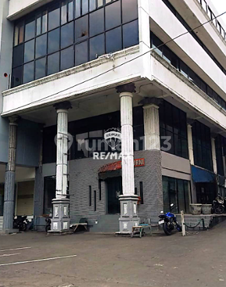 Disewakan Ruko 3 Gandeng di Cikini Disewakan Ruko 3 Gandeng di Cikini