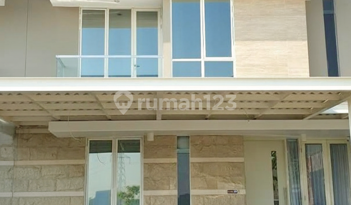Rumah Di Citraland The Greenlake Full Furnished Dekat Unesa / Ptc