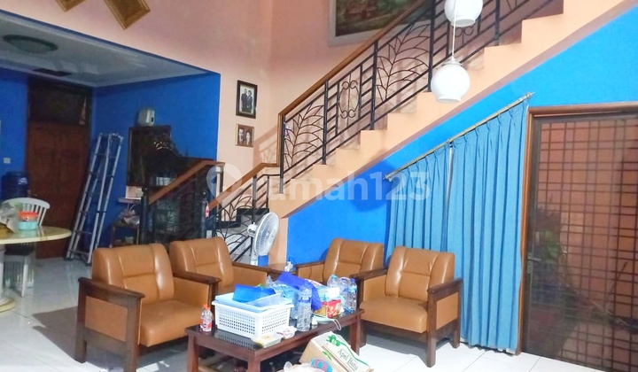 Dharmahusada Regency House Near Galaxy Mall