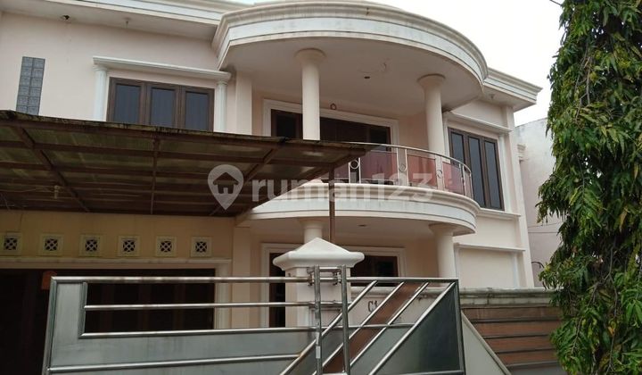 For Sale House in Taman Surya, Suitable for Residence, Office, and Online Business, West Jakarta