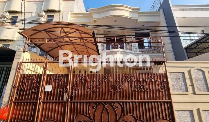 Rumah 3 lantai di Mangga Besar