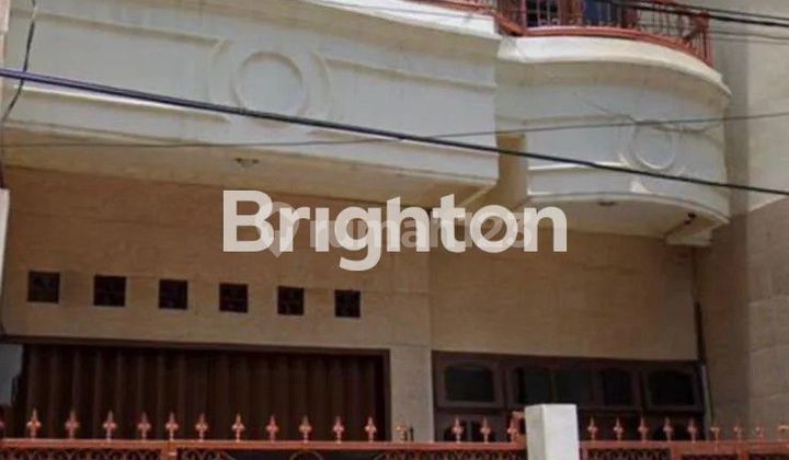 Rumah 4 lantai dekat Mangga Dua Rumah 4 lantai dekat Mangga Dua