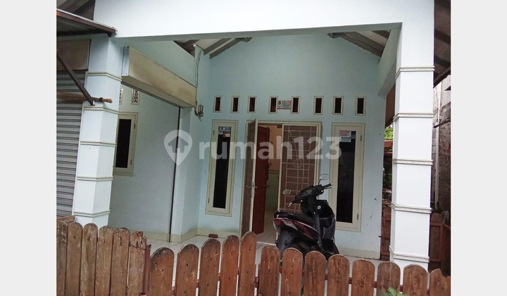 Dijual Cepat. Rumah Asri dan Luas, Lokasi di Dekat Aryana Karawaci