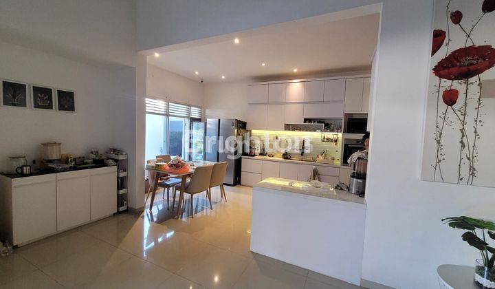 RUMAH CANTIK MODERN MINIMALIS. SEMI FURNISHED. MURAH. LINGKUNGAN ELIT. BEBAS BANJIR. DI BUKIT TEMBAKAU, KAWASAN BUKIT SARI SEMARANG ATAS 2