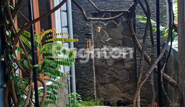 5 Menit Ke Simpang Lima, Miliki Rumah Cantik 3 Lantai. Di Mugas Dalem, Tengah Kota Semarang 2