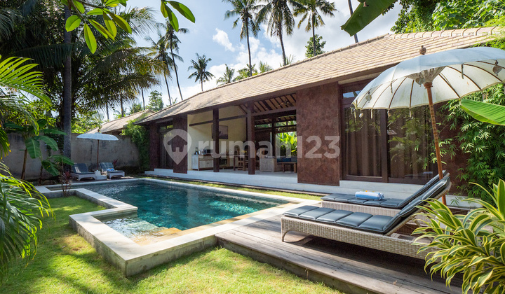 For Sale 2 Beachfront Villas Tejakula 335m2 North Bali ROI 10%