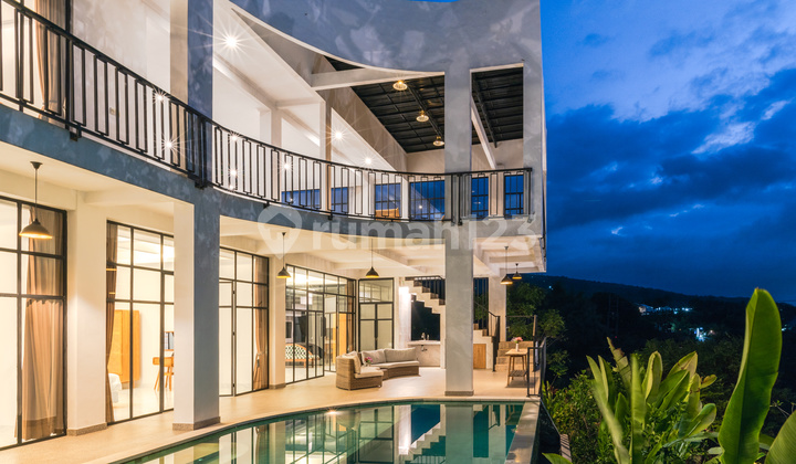 Dijual Villa SHM 400m2 Tepi Laut – View Sunset, Bali Utara 