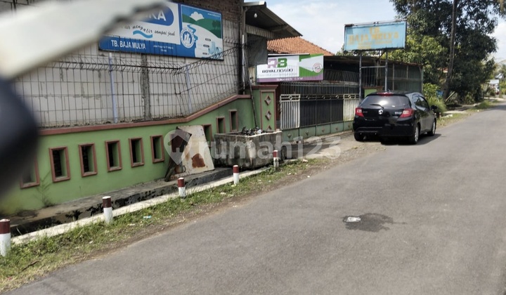 Active House and Iron Shop Near Adipala Market Cilacap 2