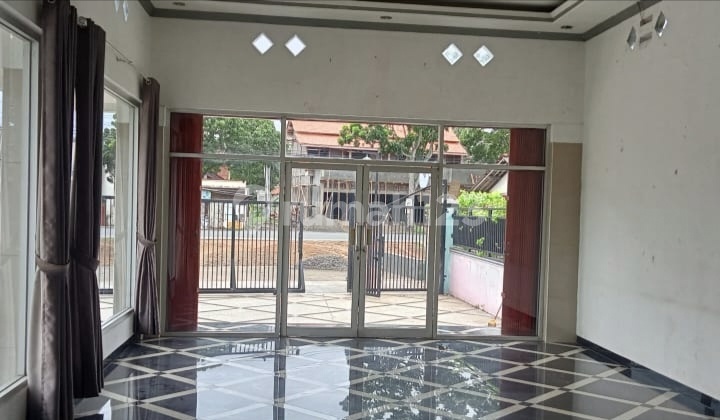 Rumah Besar Dan Luas Jalan Nasional Di Majenang Cilacap 2