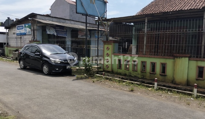 Active House and Iron Shop Near Adipala Market Cilacap 1