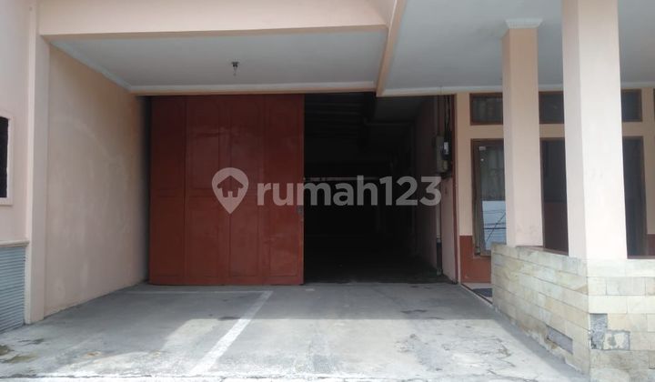 2-Storey Hotel 23 Rooms City Center Near Ciamis Square 2