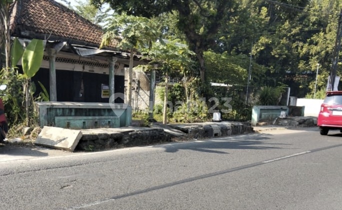 SHM House Near Alun-Alun and Kroya Station For Quick Sale