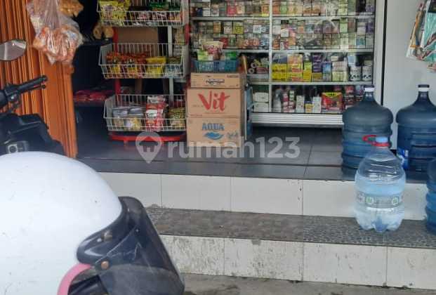 Beautiful House with SHM, 2 Floors, 4 Stalls Rented Near Cilacap City Center