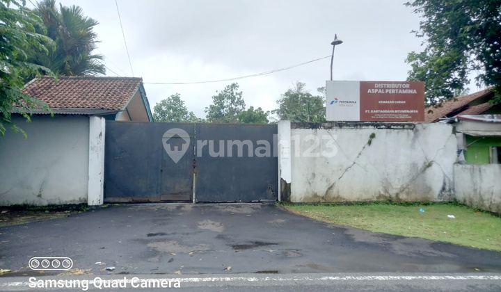 Truck Garage and Warehouse in North Cilacap Near Airport