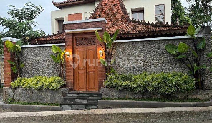 Rumah Mewah 2 Lantai Cocok Untuk Villa Di Sleman Yogyakarta Rumah Mewah 2 Lantai Cocok Untuk Villa Di Sleman Yogyakarta