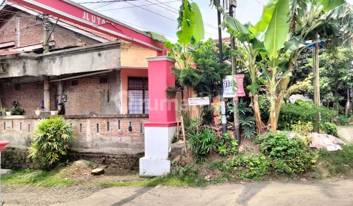 House and Business Premises on National Road Near Islamic Boarding School