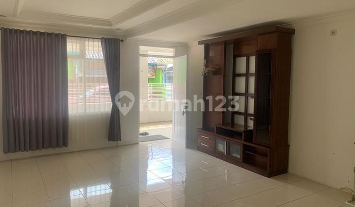 Rumah Bagus Shm 2 Lantai Dekat Pusat Kota Cilacap  2
