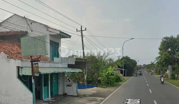 SHM House and Business Space in the Crowded Center of Kroya, Cilacap