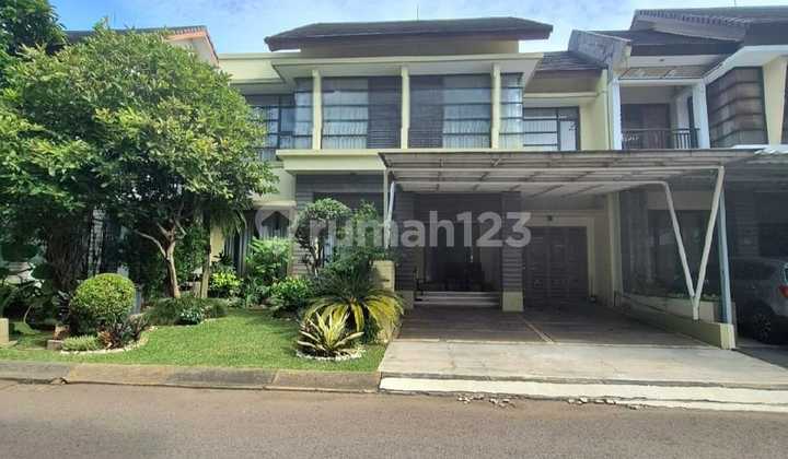 FRONT GARDEN HOUSE IN EMERALD DISTRICT, BINTARO JAYA.