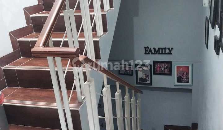 Dijual Rumah 3 Lantai di Komplek Taman Royal 3 Tangerang 2