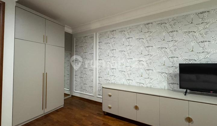 Rumah Castle Hoek Full Furnished Siap Huni, Puspita Loka Bsd City 2