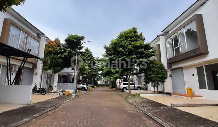 Dijual Rumah Cantik Berlokasi Strategis Di Graha Raya 2